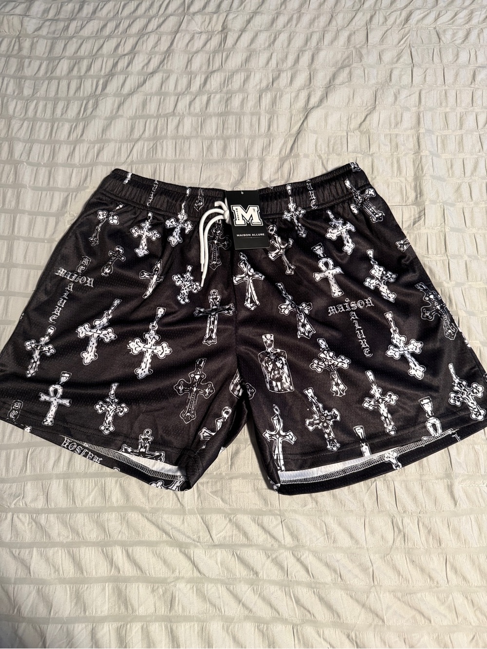 🔥 Brand New Maison Allure Streetwear Shorts 🔥